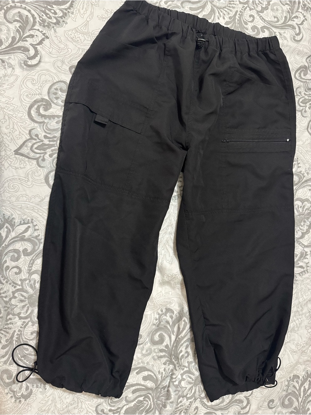 Women’s Black Utility Cargo Capri Pants
